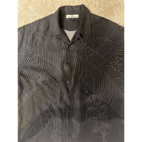 Tommy Bahama Hawaiian Shirt Men’s M Silk Black Palm Leaves Island Tropic Isles - Picture 3 of 6